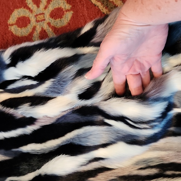 INC International Concepts  Faux fur vest - Picture 7 of 8